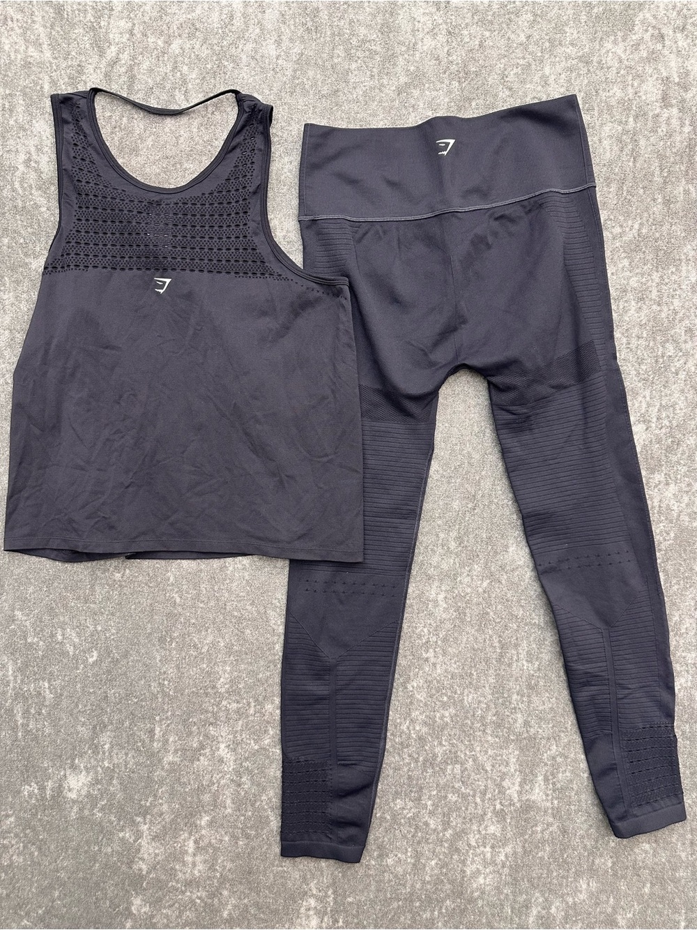 Gymshark Black Seamless Leggings and Cropped Tank Set - Picture 9 of 13